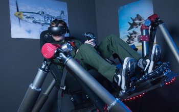 Pohyblivý letecký simulátor - proleťte se virtuální realitou