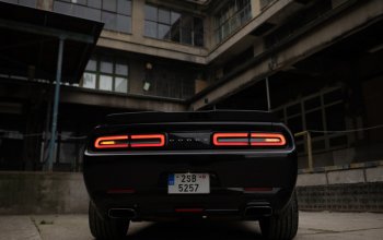 Zážitková jízda autem Dodge Challenger Praha