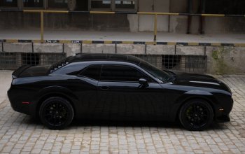 Zážitková jízda autem Dodge Challenger Praha