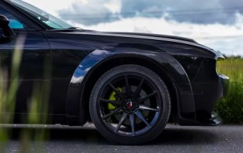 Zážitková jízda autem Dodge Challenger Praha