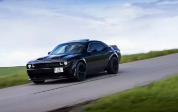 Zážitková jízda autem Dodge Challenger Praha