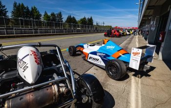 Jízda v Ariel Atom vs. formule F4 na Masarykově…