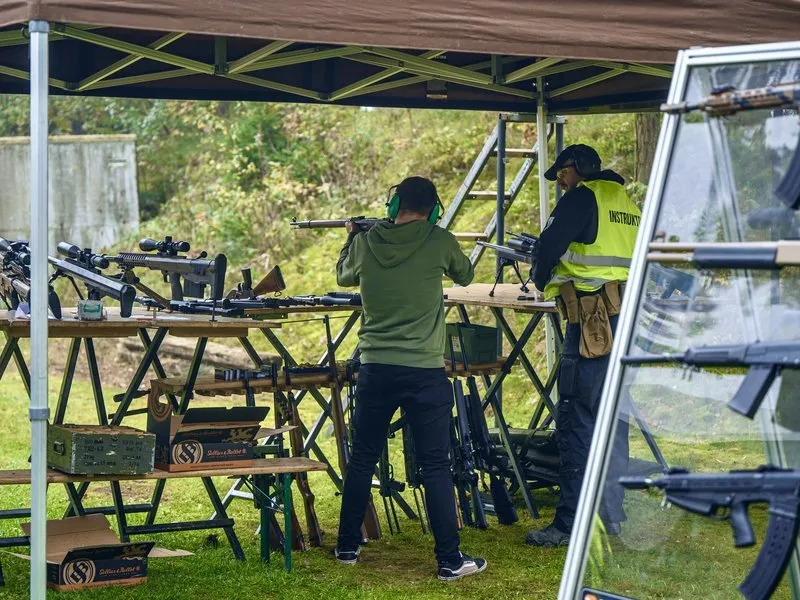 Zážitková střelba: Speciální jednotky - 10 zbraní