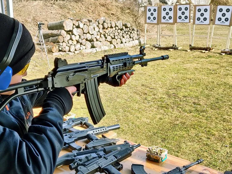 Zážitková střelba pro děti - 10 zbraní