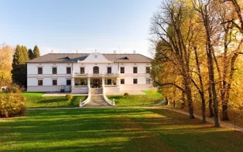 Romantická noc s tříchodovou večeří na zámku Wichterle – dárek a zážitek