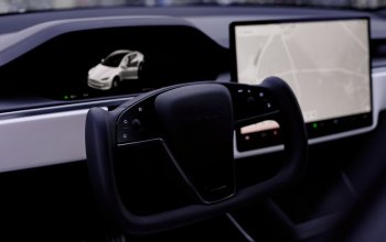 Jízda Teslou X Plaid