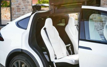 Jízda Teslou X Plaid