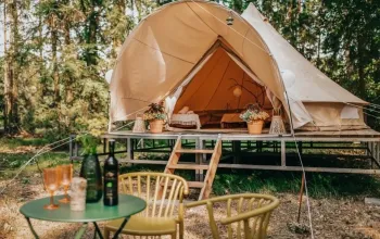 Glamping v lese pro dva – dárek a zážitek