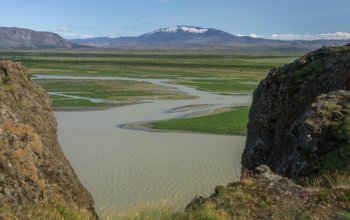 Island - sopka a polární záře