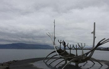 Island - sopka a polární záře