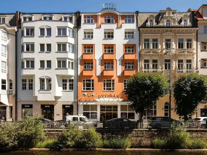 Wellness pobyt s polopenzí na karlovarské kolonádě
