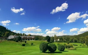 Pobyt pro golfistu a jeho doprovod v Karlových Varech – dárek a zážitek