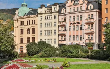 Romantika pro dva v Karlových Varech s neomezeným wellness – dárek a zážitek