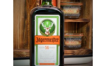 Kanystr bar s likérem Jägermeister Celá ČR