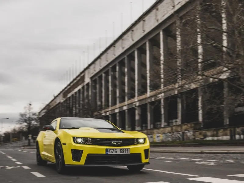 Jízda v Chevrolet Camaro (Bumblebee)