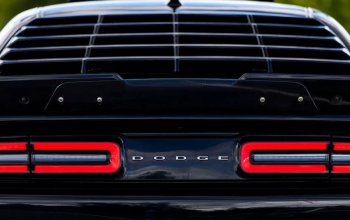 Zážitková jízda autem Dodge Challenger