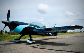 Akrobatický let letadlem Extra 330LT