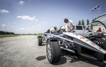 Jízda na okruhu v Ariel Atom