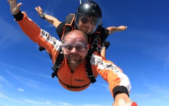 Tandemový seskok padákem