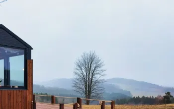 Glamping na dvě noci - tiny house u Lipna s vinotékou Glamping na dvě noci - tiny house u Lipna s vinotékou – dárek a zážitek