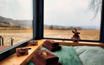 Glamping na dvě noci - tiny house u Lipna s vinotékou