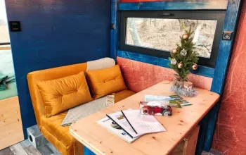 Glamping na dvě noci - tiny house u Lipna s vinotékou