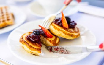 Luxusní snídaně ve Sky Bar & Restaurant, Praha