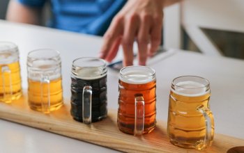 Burger menu s ochutnávkou piv na Lodi Pivovar, Praha