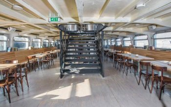 Burger menu s ochutnávkou piv na Lodi Pivovar, Praha