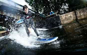 Surfing na řece