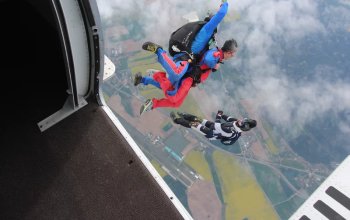 Tandemový seskok padákem