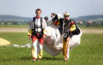 Tandemový seskok padákem