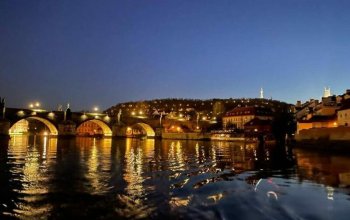 Soukromá plavba luxusní lodí po Vltavě: Praha