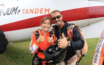 Tandemový seskok padákem