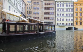 Plavba na lodi pražskými Benátkami
