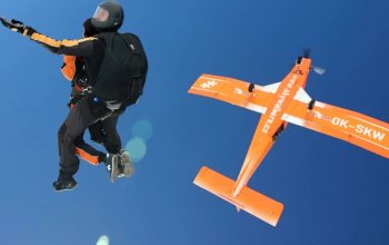 Tandemový seskok padákem