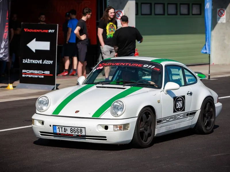 Jízda na okreskách v 6 generacích Porsche 911
