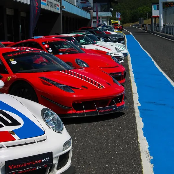 Spolujízda v závodním Ferrari
