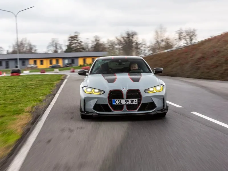 Jízda v BMW na okruhu
