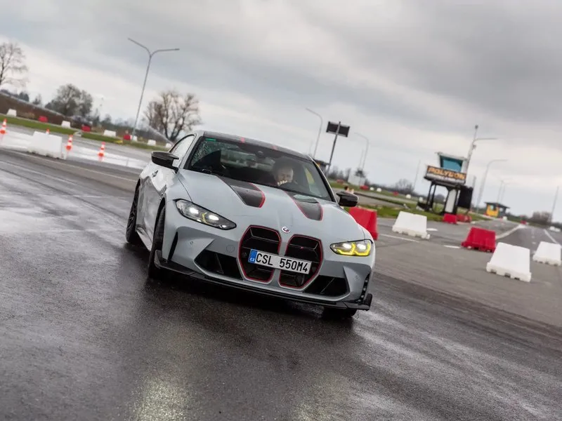 Jízda v BMW na okruhu