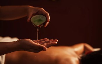 Aromaterapeutická masáž celého těla + občerstvení