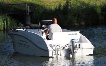 Půjčení motorového člunu na 8 hodin: Baťův kanál