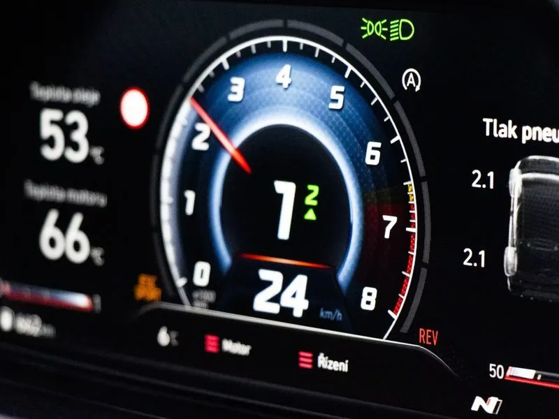 Jízda v Hyundai na okruhu 