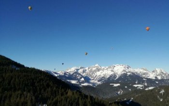 Zimní vyhlídkový let balónem nad Alpami