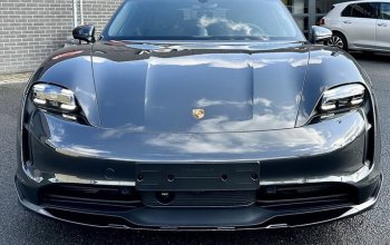 Jízda v elektrickém Porsche Taycan – dárek a zážitek
