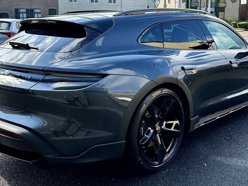 Jízda v elektrickém Porsche Taycan
