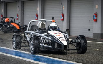 Jízda na okruhu v Ariel Atom