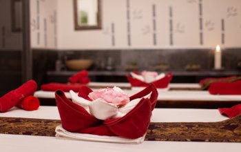 Revitalizující masáž obličeje a hlavy