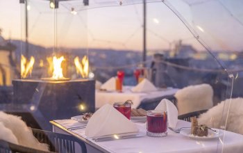 Aperitivo ve Sky Bar & Restaurant, Praha