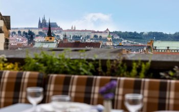 Tříchodové menu ve Sky Bar & Restaurant, Praha